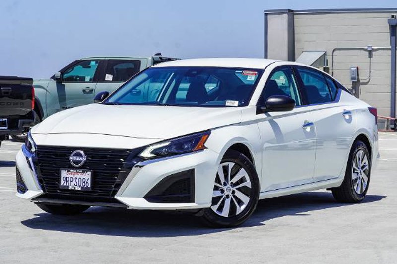 Certified 2025 Nissan Altima 2.5 S image 1