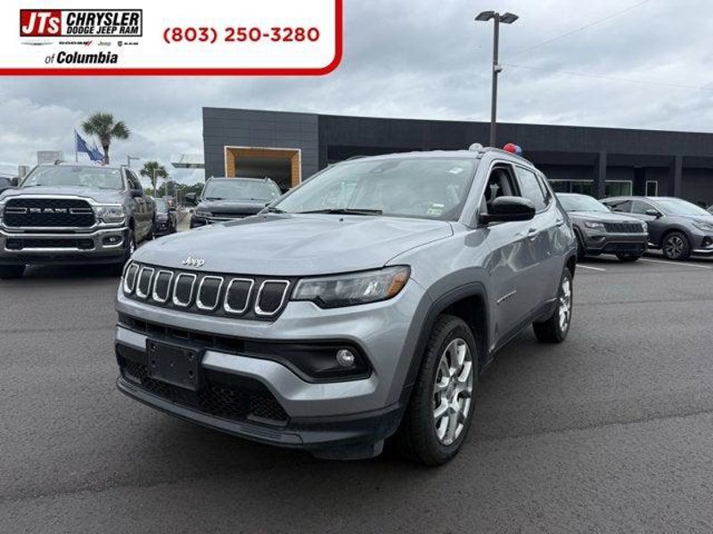 Certified 2022 Jeep Compass Latitude image 1