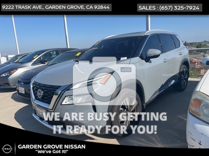 Certified 2022 Nissan Rogue Platinum w/ Head-Up Display Package image 1