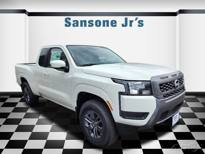 Certified 2025 Nissan Frontier SV image 1