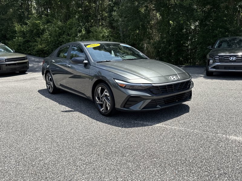 Certified 2025 Hyundai Elantra Sport w/ Cargo Package image 1