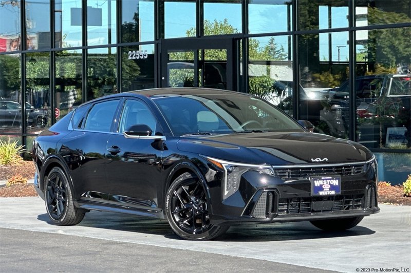 Certified 2025 Kia K4 GT-Line Turbo image 1