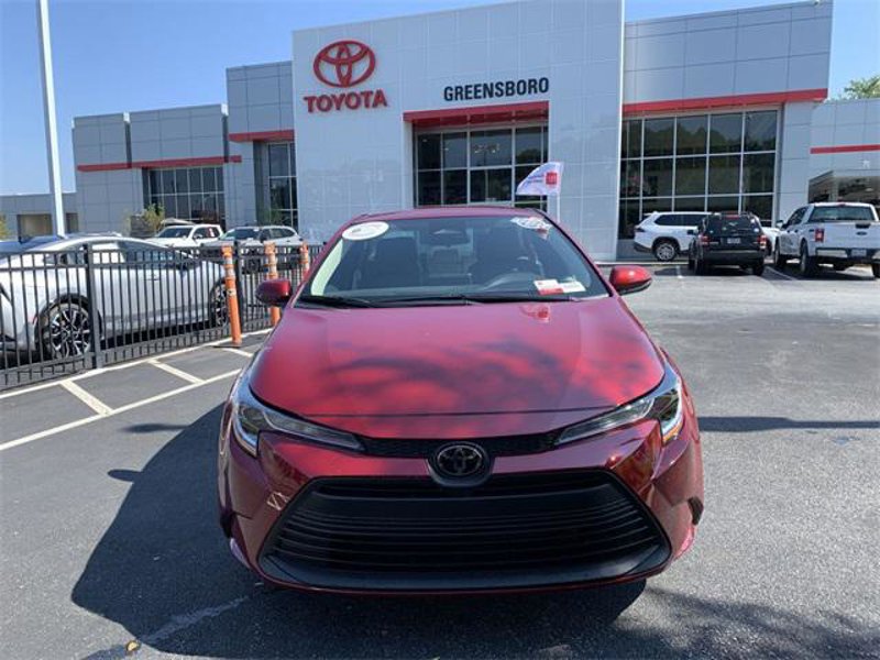 Certified 2025 Toyota Corolla LE image 1