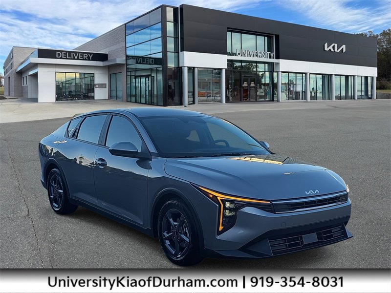 Certified 2025 Kia K4 LXS image 1