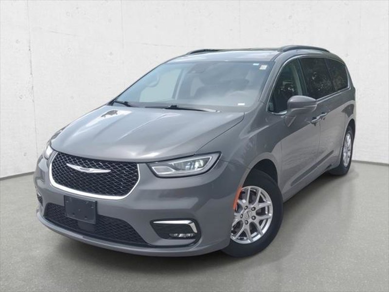 Certified 2022 Chrysler Pacifica Touring-L image 1