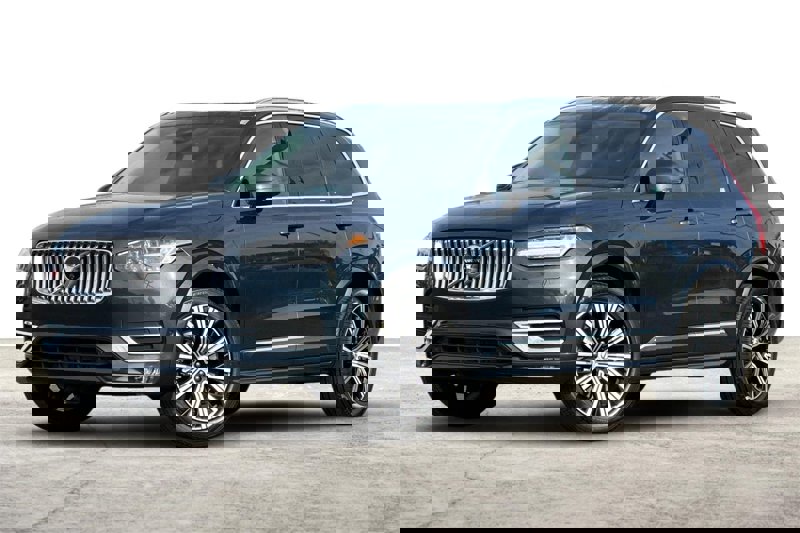 Certified 2024 Volvo XC90 B6 Plus image 1
