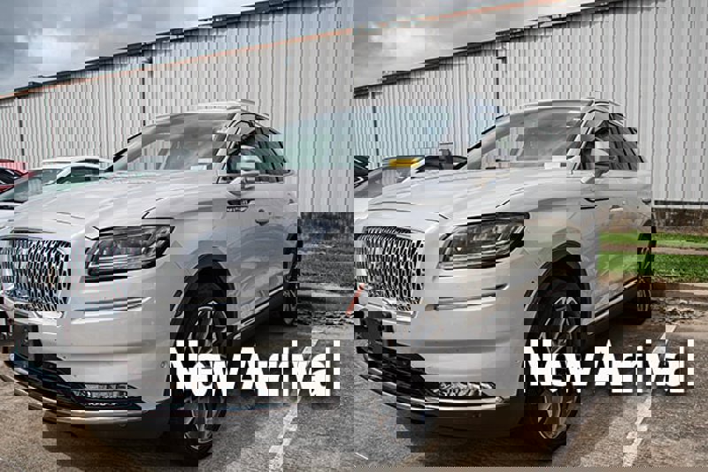 Used 2023 Lincoln Nautilus Reserve w/ Equipment Group 202A image 1