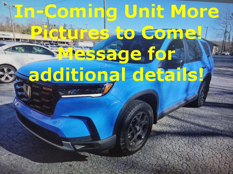 Certified 2025 Honda Pilot TrailSport image 1