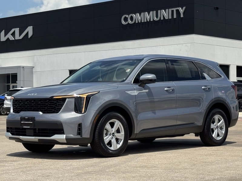 Certified 2025 Kia Sorento LX image 1