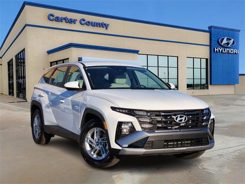 Certified 2025 Hyundai Tucson SE image 1