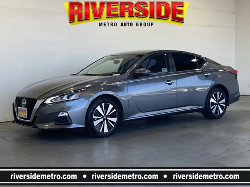 Certified 2021 Nissan Altima 2.5 SV w/ SV Premium Package image 1