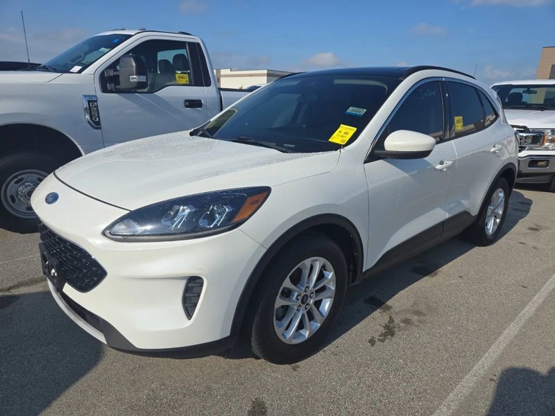 Used 2020 Ford Escape SE image 1