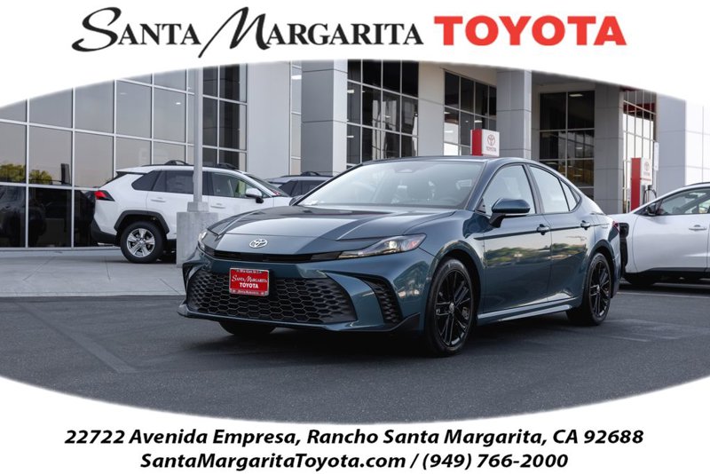 Certified 2025 Toyota Camry SE image 1