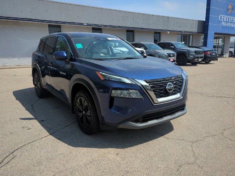 Certified 2021 Nissan Rogue SV image 1