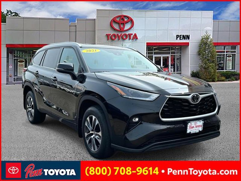 Certified 2021 Toyota Highlander XLE image 1