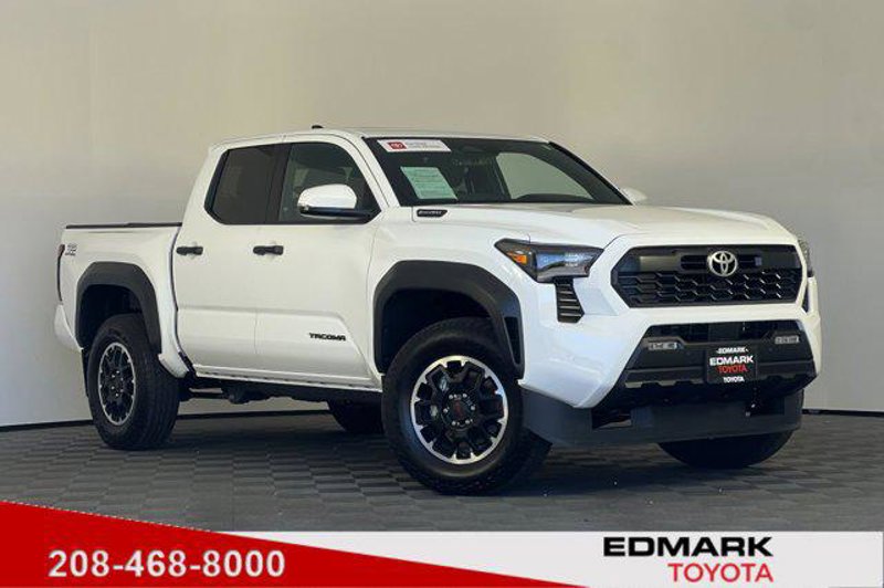Certified 2024 Toyota Tacoma TRD Off-Road image 1