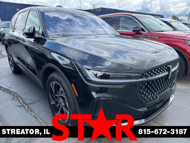 New 2025 Lincoln Nautilus Premier image 1