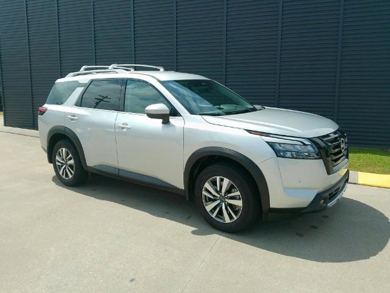 Certified 2025 Nissan Pathfinder SL w/ Black Appearance Package image 1