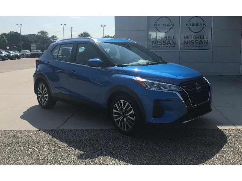 Certified 2023 Nissan Kicks SV image 1