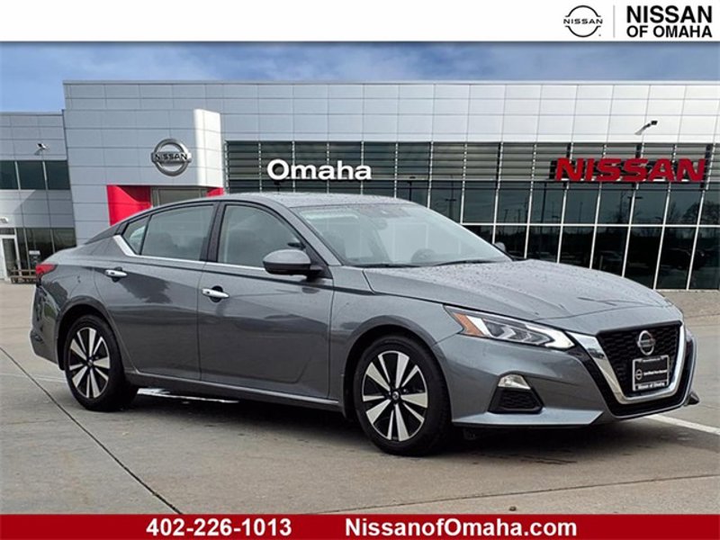 Certified 2022 Nissan Altima 2.5 SV w/ SV Premium Package image 1