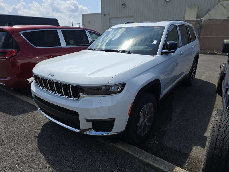 New 2025 Jeep Grand Cherokee L Limited image 1
