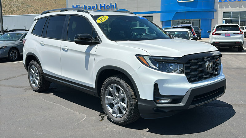 Certified 2025 Honda Passport TrailSport image 1
