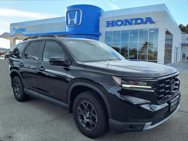 Certified 2025 Honda Pilot TrailSport image 1
