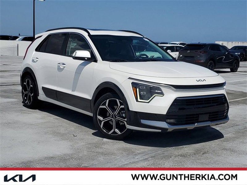 Certified 2023 Kia Niro SX Touring image 1