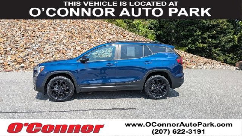 Certified 2022 GMC Terrain SLE w/ Driver Convenience Package image 1