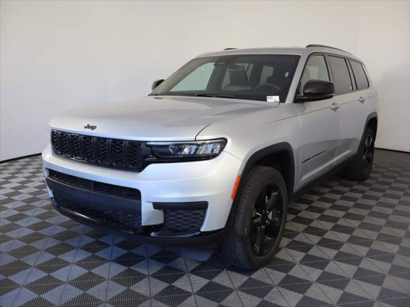 Certified 2023 Jeep Grand Cherokee L Laredo image 1