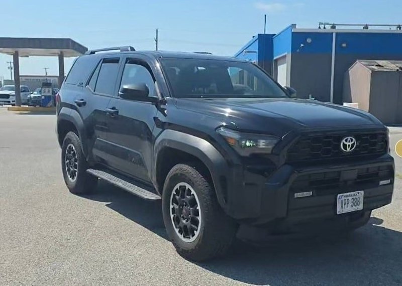 Used 2025 Toyota 4Runner SR5 image 1