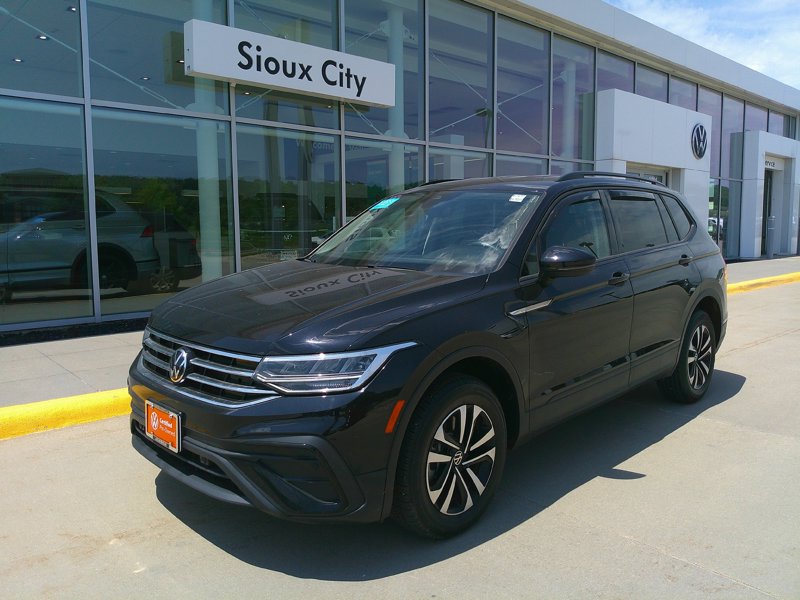 Certified 2023 Volkswagen Tiguan S image 1