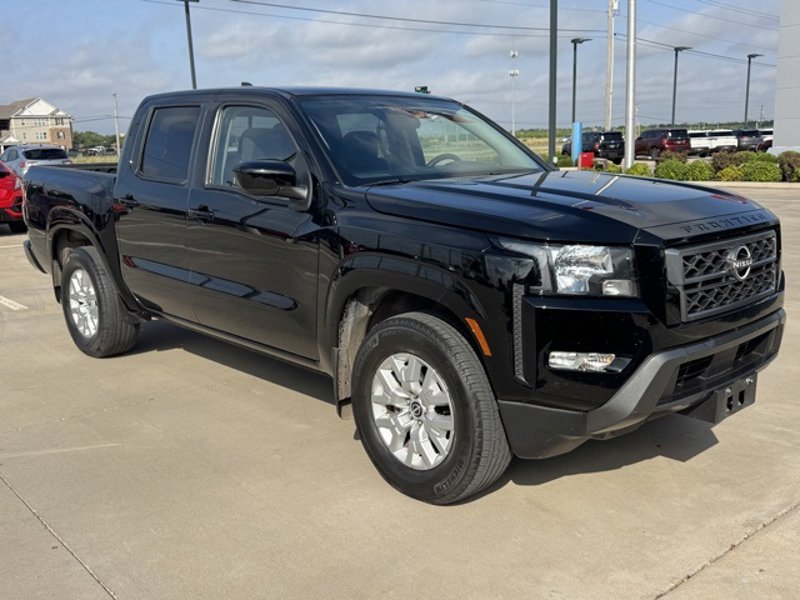 Certified 2022 Nissan Frontier SV image 1