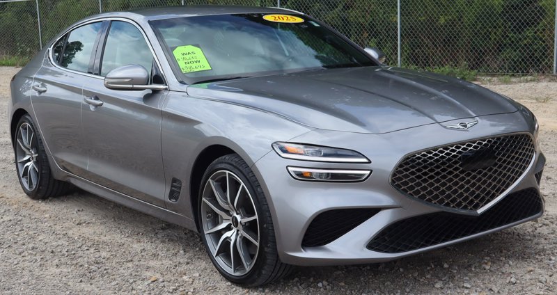 Certified 2025 Genesis G70 2.5T image 1