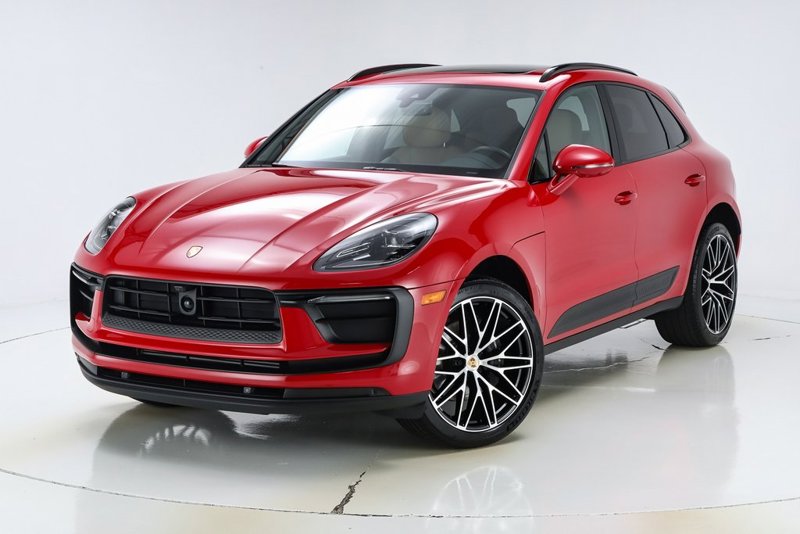 Certified 2024 Porsche Macan image 1