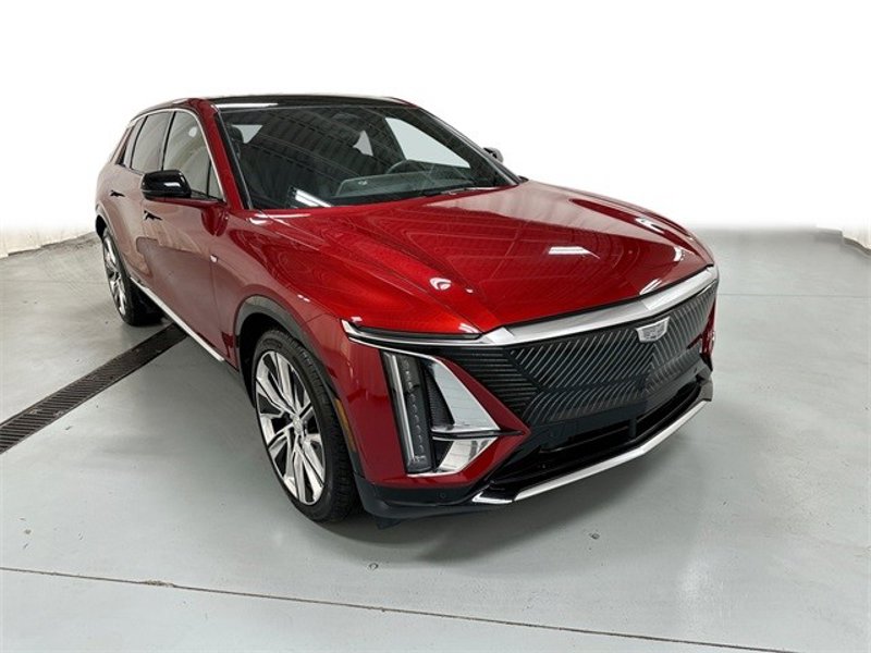 Certified 2024 Cadillac Lyriq Luxury w/ LPO, Floor Liner Package image 1