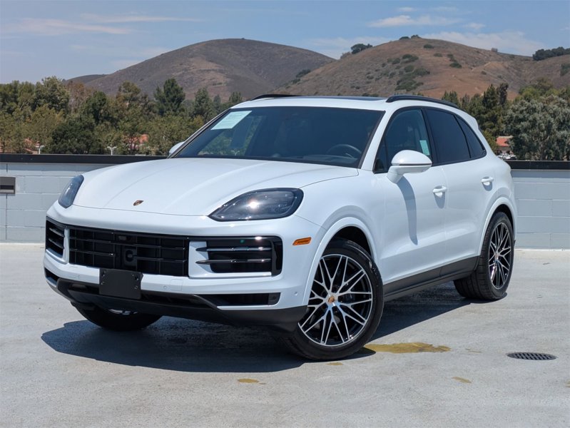 Certified 2025 Porsche Cayenne image 1