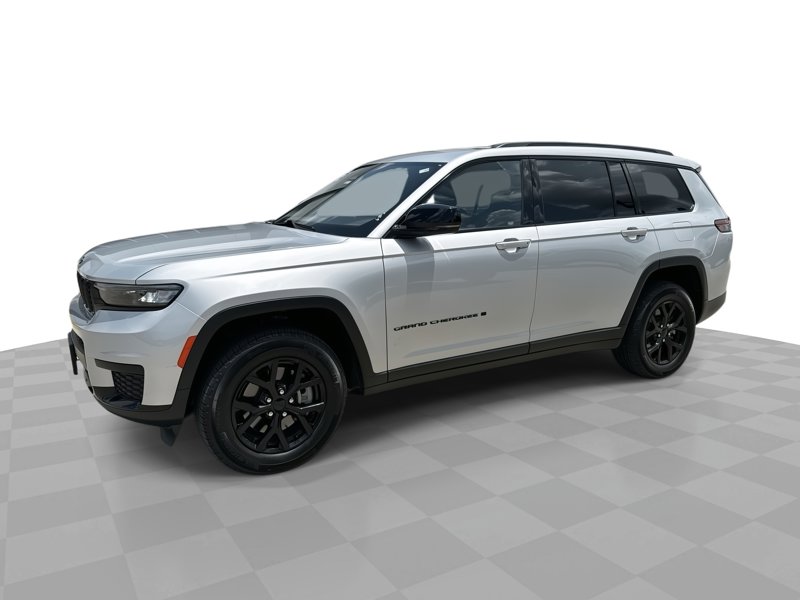 Used 2024 Jeep Grand Cherokee L Laredo image 1