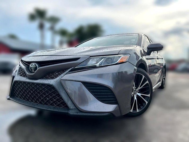 Used 2020 Toyota Camry SE image 1