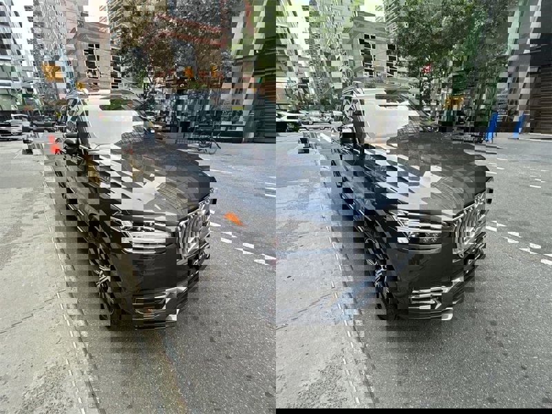 Certified 2022 Volvo XC90 T6 Inscription w/ Advanced Package image 1