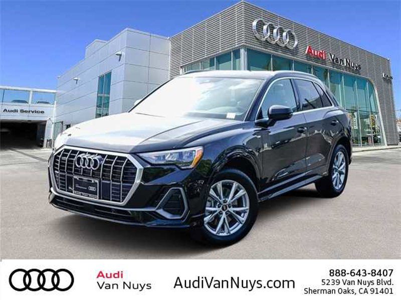 Certified 2022 Audi Q3 2.0T Premium image 1
