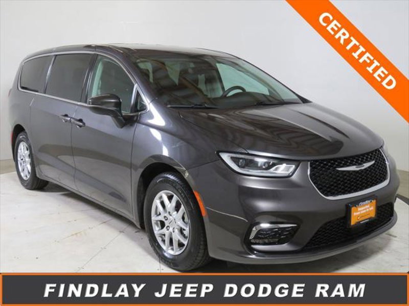 Certified 2023 Chrysler Pacifica Touring-L image 1