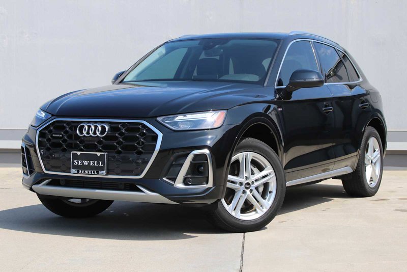 Certified 2025 Audi Q5 e Premium Plus image 1