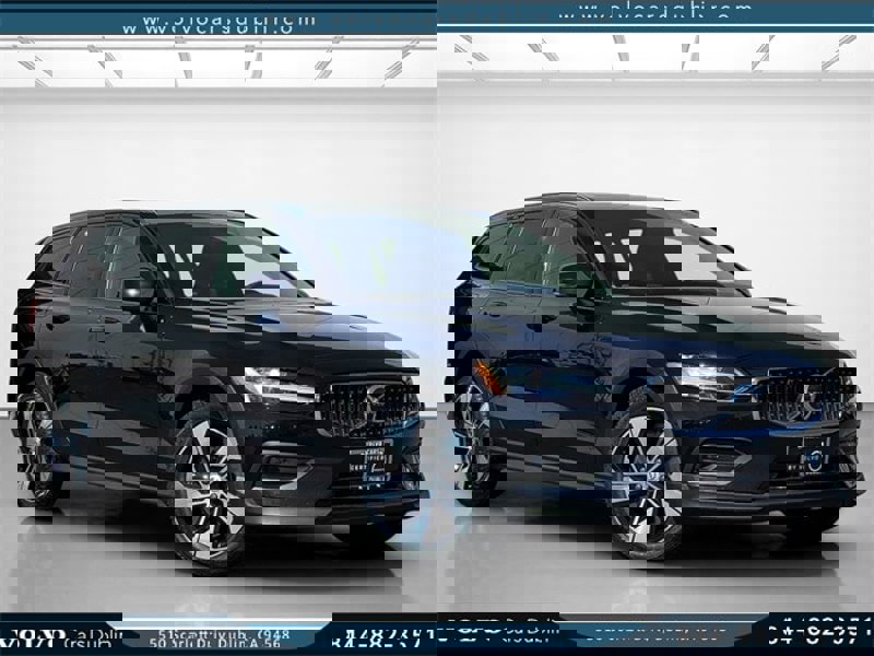 Certified 2023 Volvo V60 B5 Cross Country Plus image 1
