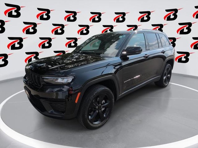 Certified 2023 Jeep Grand Cherokee Altitude image 1