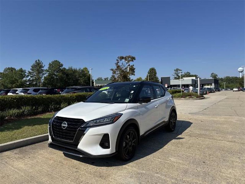 Certified 2024 Nissan Kicks SR w/ SR Premium Package image 1