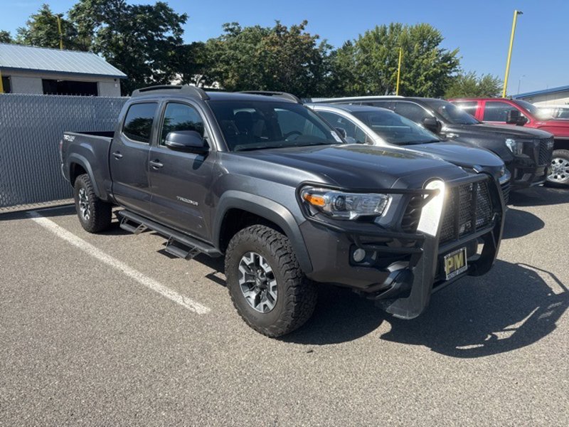 Used 2022 Toyota Tacoma TRD Off-Road image 1