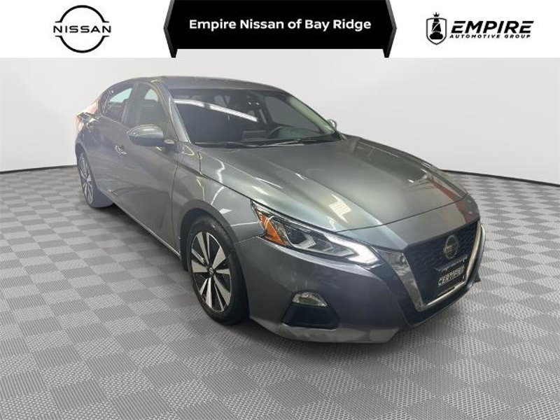 Certified 2022 Nissan Altima 2.5 SV image 1