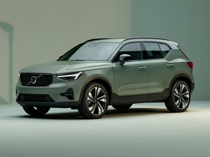 Used 2024 Volvo XC40 B5 Ultimate w/ Protection Package Premier image 1