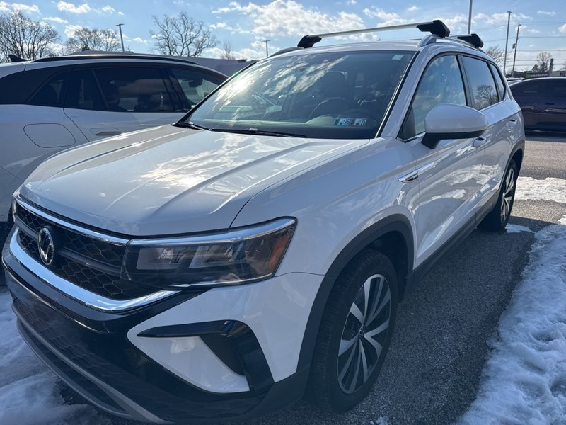 Certified 2022 Volkswagen Taos SE image 1
